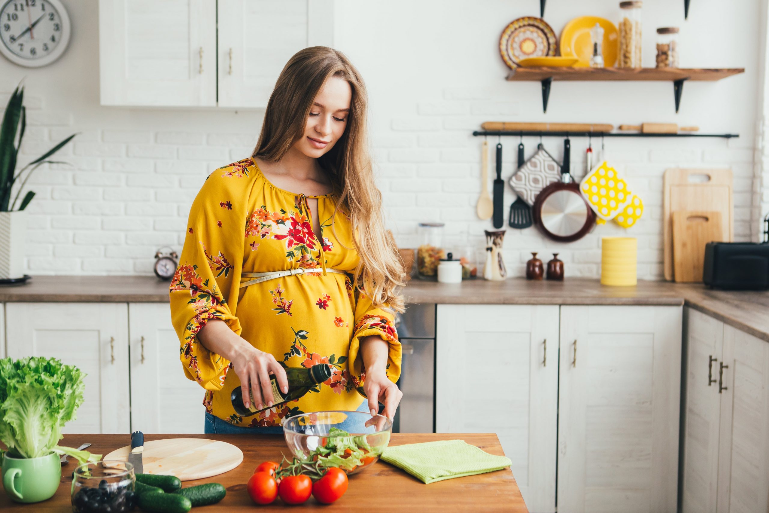 Early Signs of Pregnancy: Smart Food Choices for Your Baby's Growth